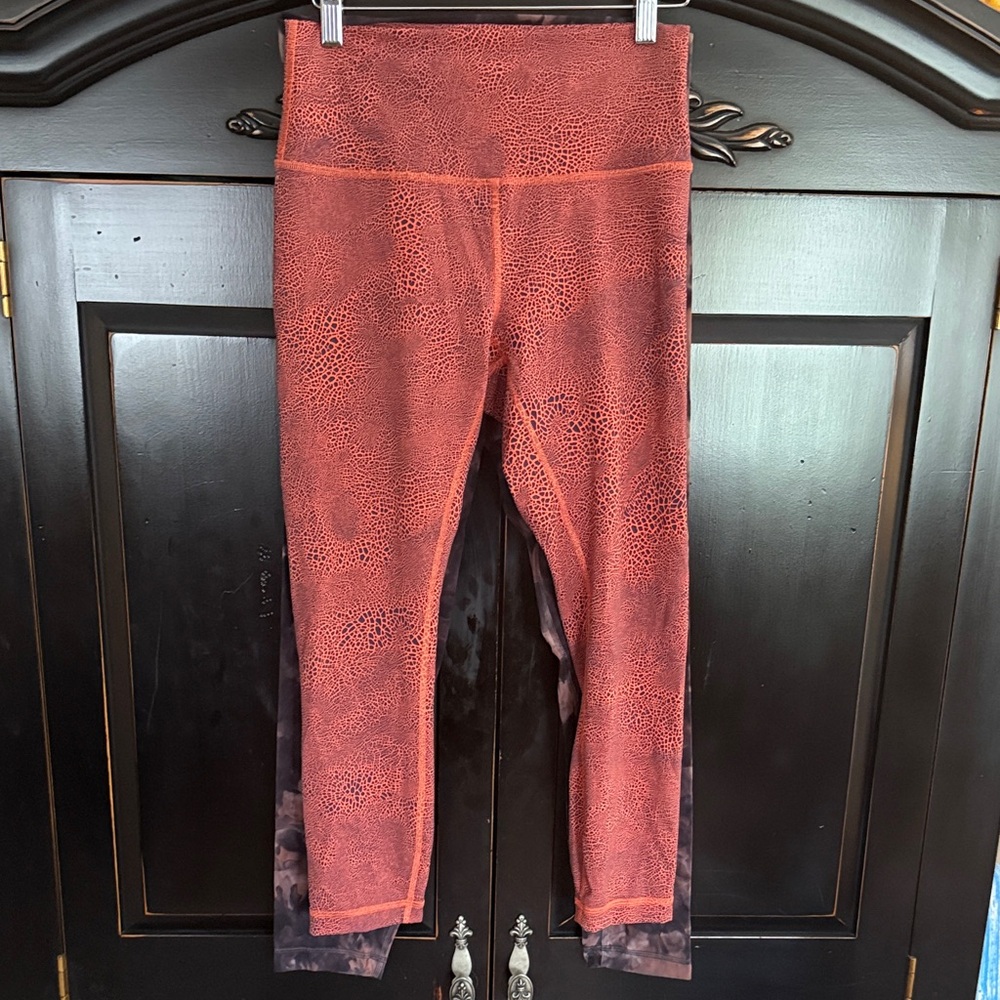 lululemon coral/navy and camo Patterned Leggings sz 8